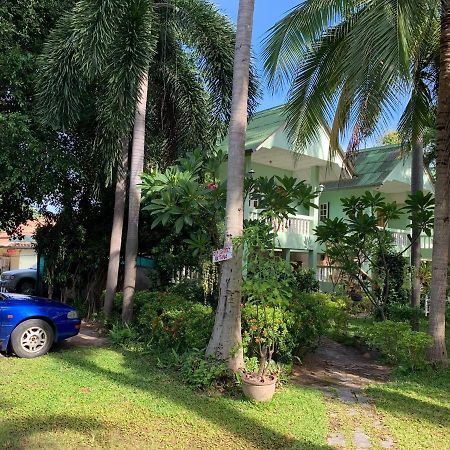 Rattana Guesthouse&Bungalow Pantai Chaweng Luaran gambar