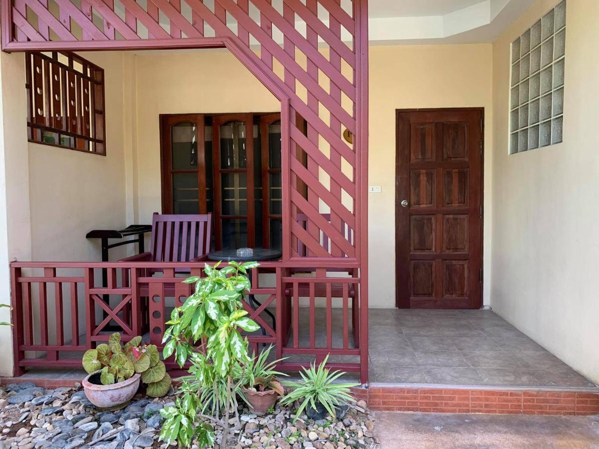 Rattana Guesthouse&Bungalow Pantai Chaweng Luaran gambar