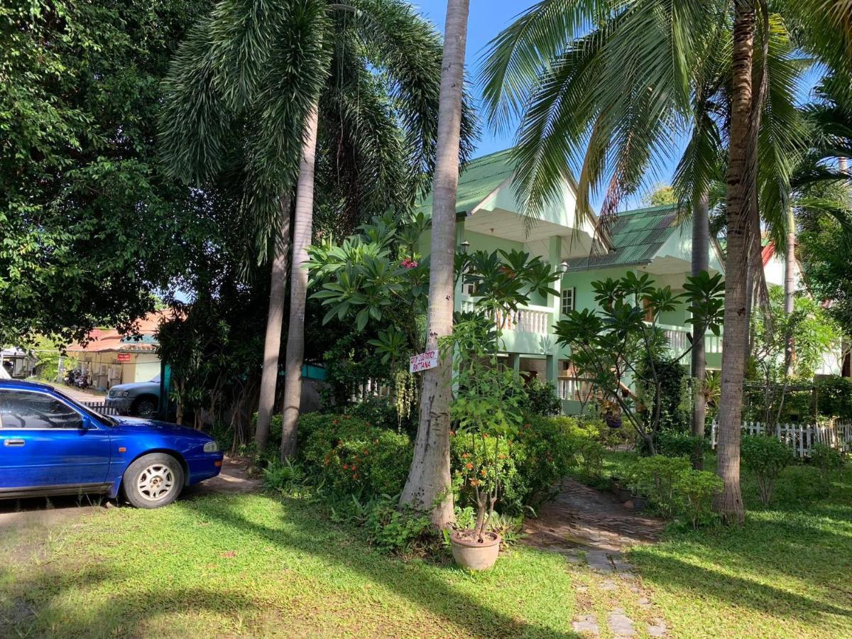 Rattana Guesthouse&Bungalow Pantai Chaweng Luaran gambar