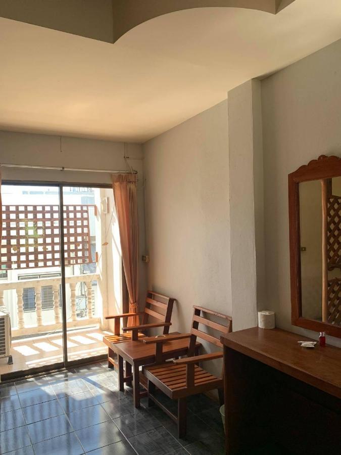 Rattana Guesthouse&Bungalow Pantai Chaweng Luaran gambar