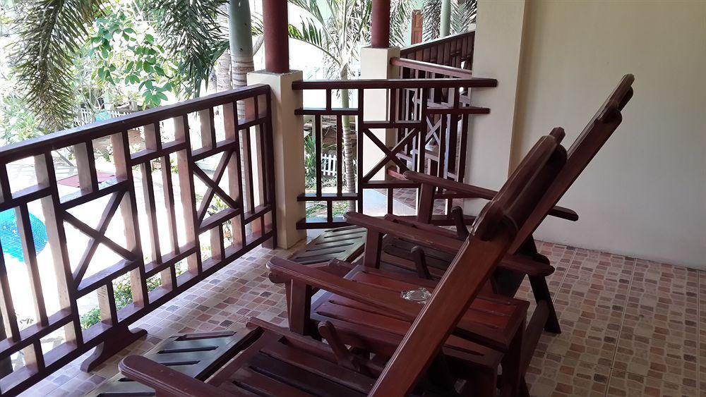 Rattana Guesthouse&Bungalow Pantai Chaweng Luaran gambar
