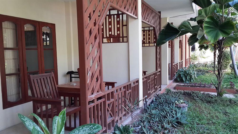 Rattana Guesthouse&Bungalow Pantai Chaweng Luaran gambar