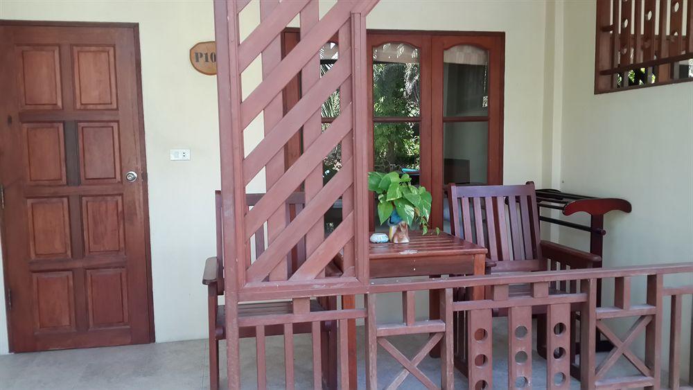 Rattana Guesthouse&Bungalow Pantai Chaweng Luaran gambar