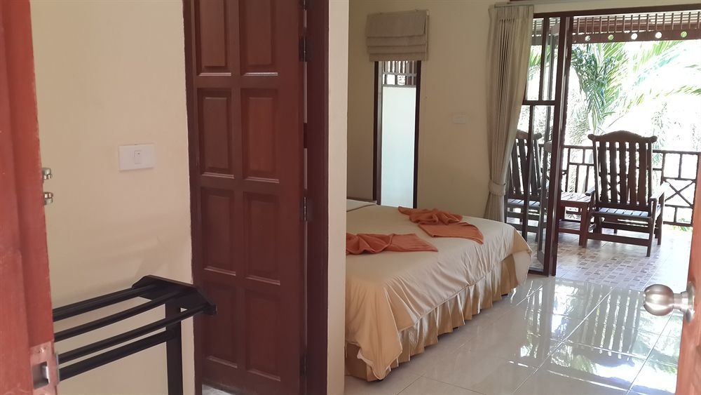 Rattana Guesthouse&Bungalow Pantai Chaweng Luaran gambar