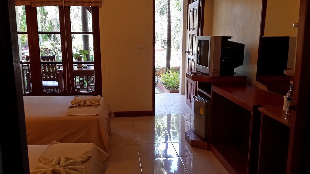 Rattana Guesthouse&Bungalow Pantai Chaweng Luaran gambar