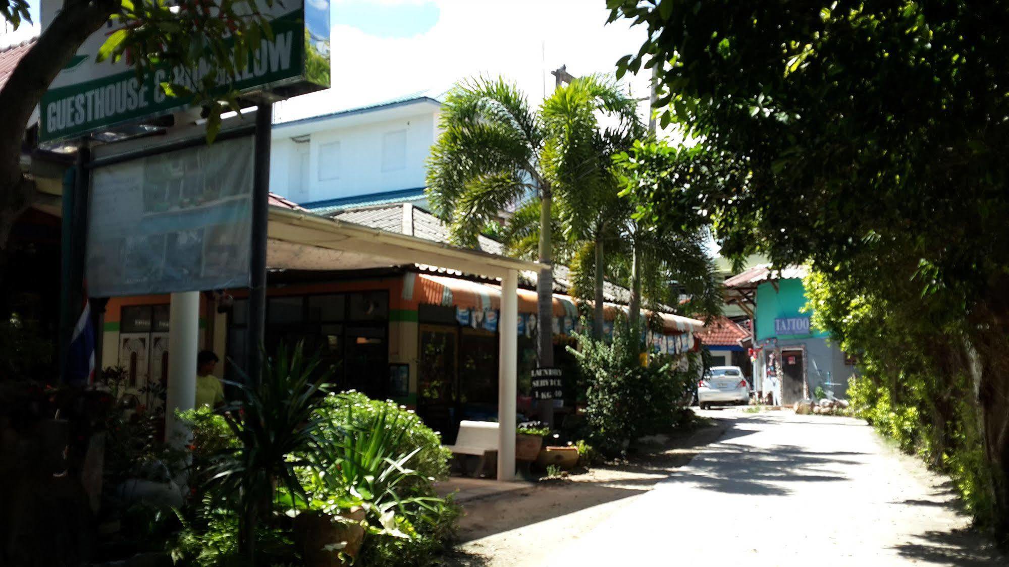 Rattana Guesthouse&Bungalow Pantai Chaweng Luaran gambar