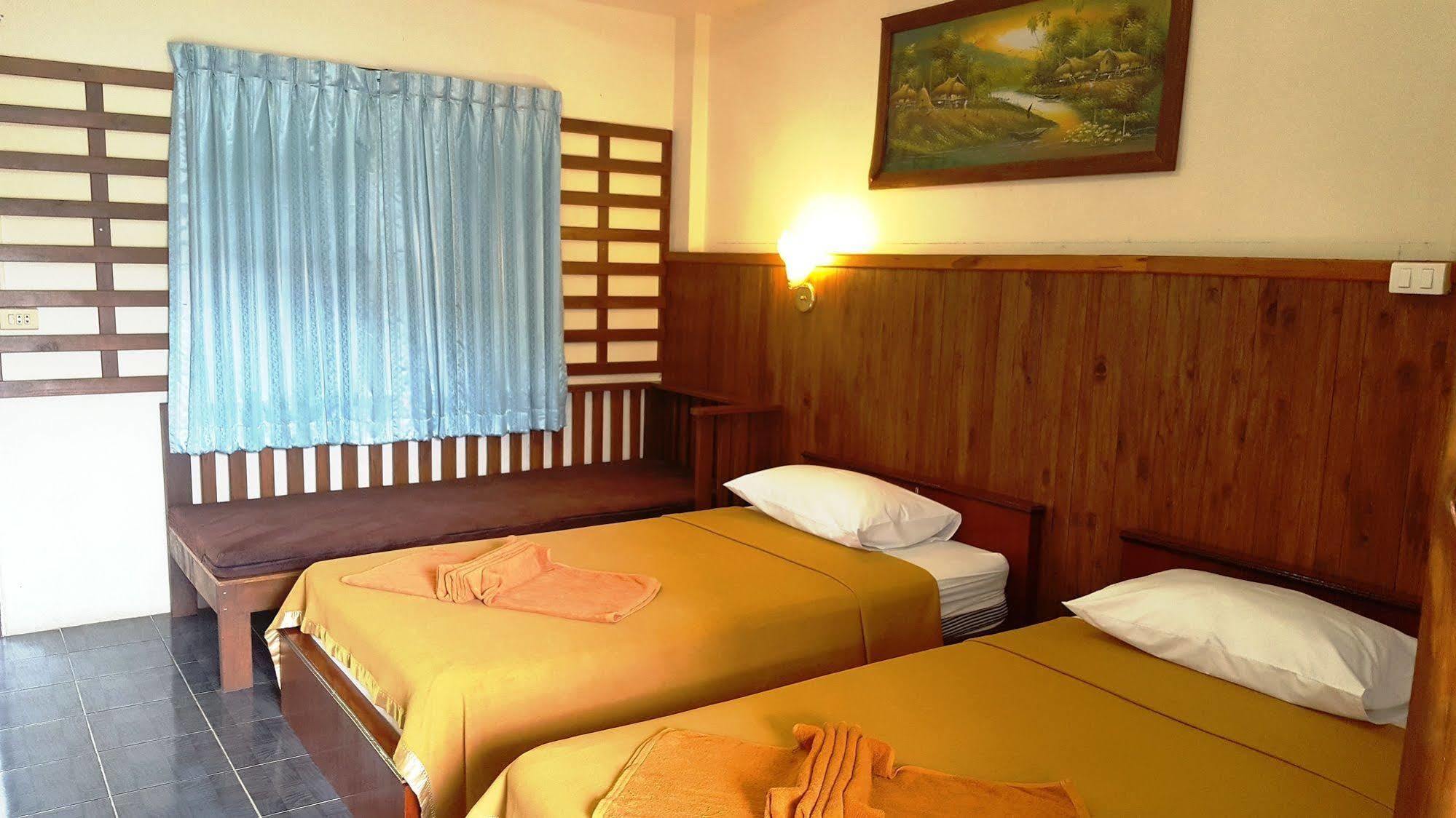 Rattana Guesthouse&Bungalow Pantai Chaweng Luaran gambar