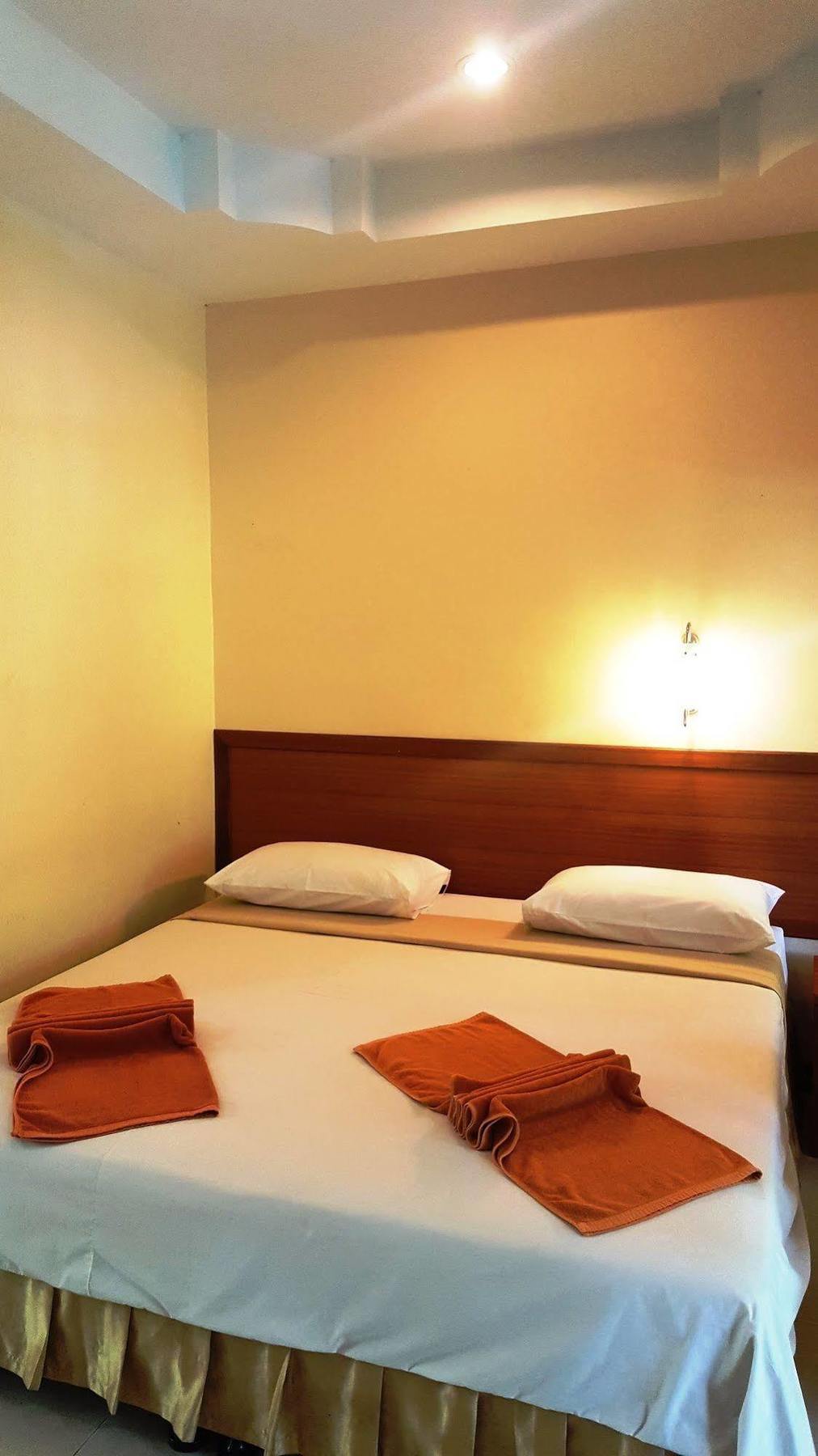 Rattana Guesthouse&Bungalow Pantai Chaweng Luaran gambar